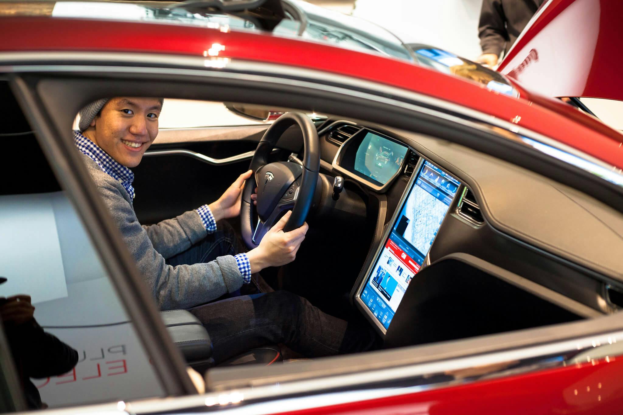 Automakers Admit That Drivers Hate Touchscreens
