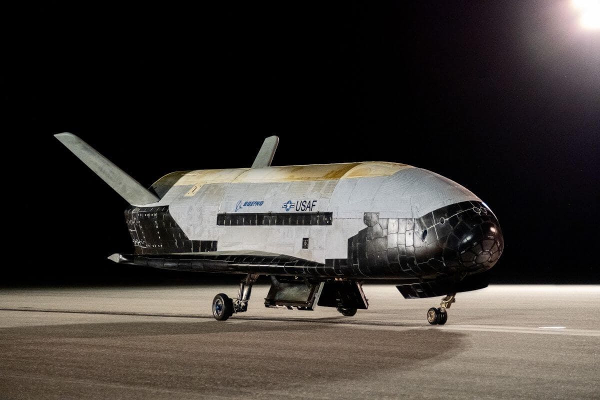 Secret US Spacecraft Lands After 908 Days in Orbit